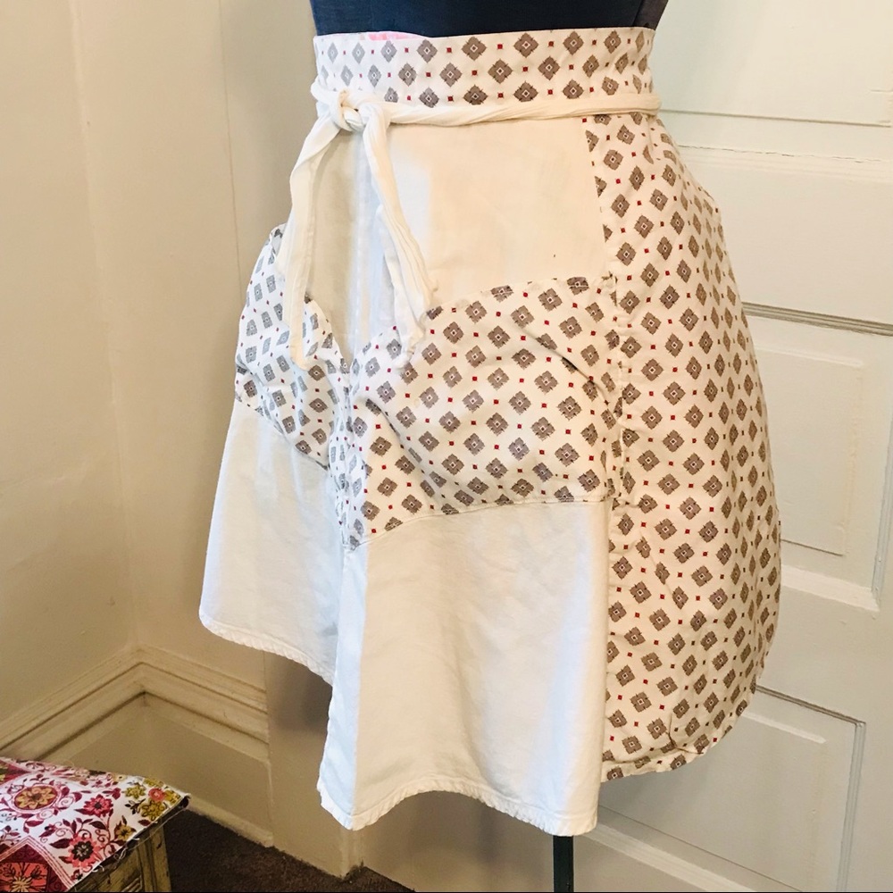 Adorable vintage waist apron